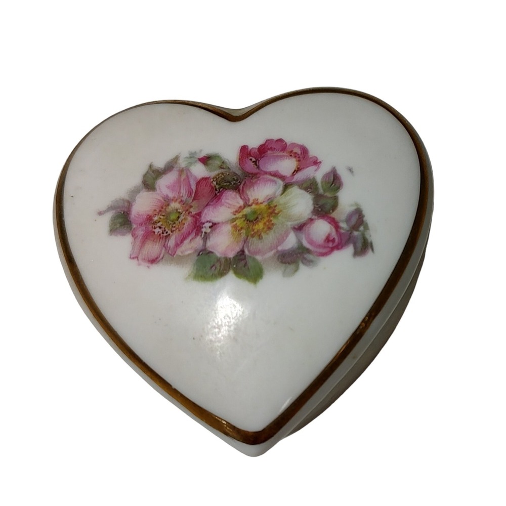 Gerold Porzellan Trinket Box‎ Tettau Bavaria Heart Shaped Floral Gold Accents